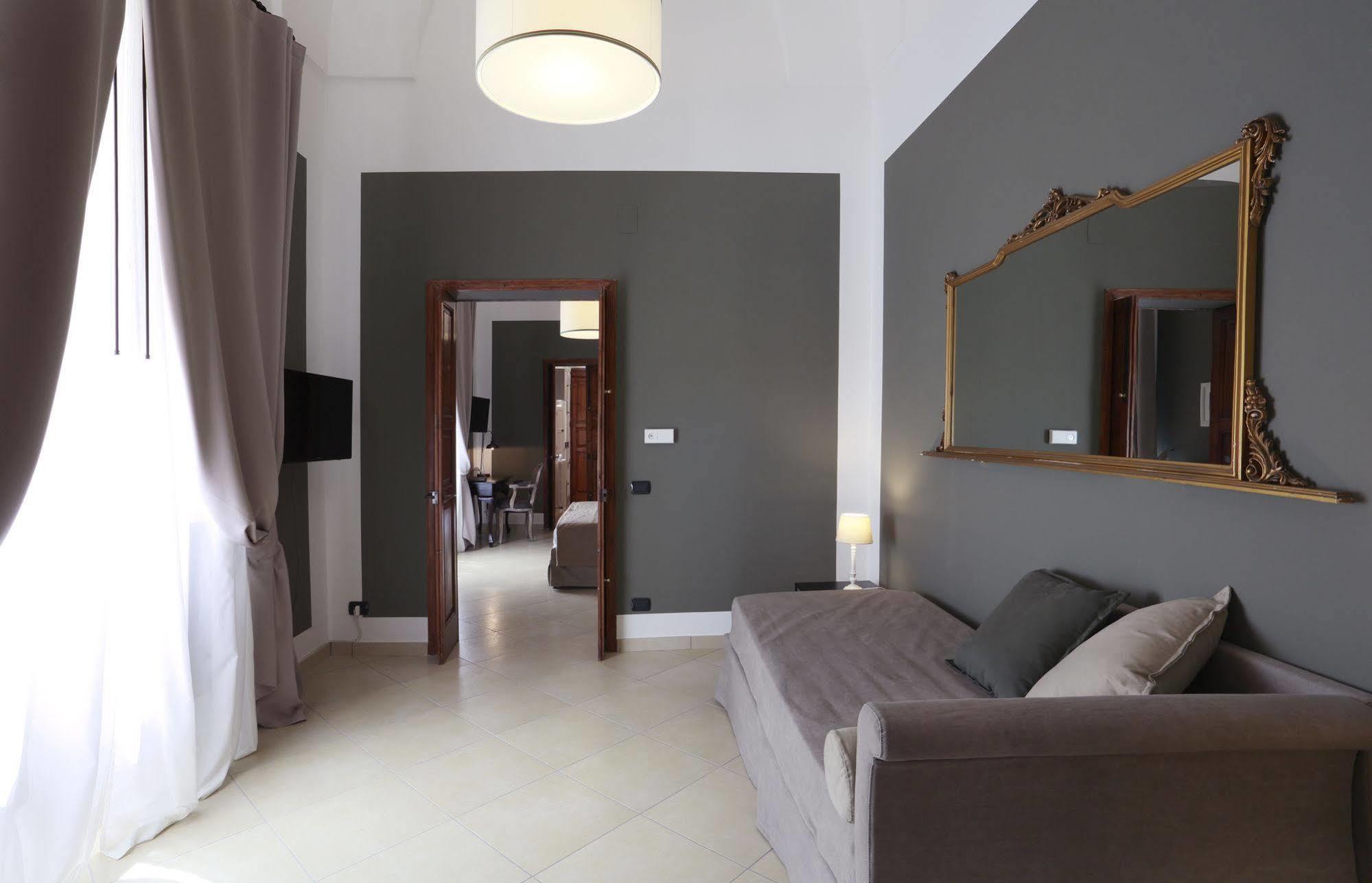 Santa Marta Suites & Apartments Lecce Extérieur photo