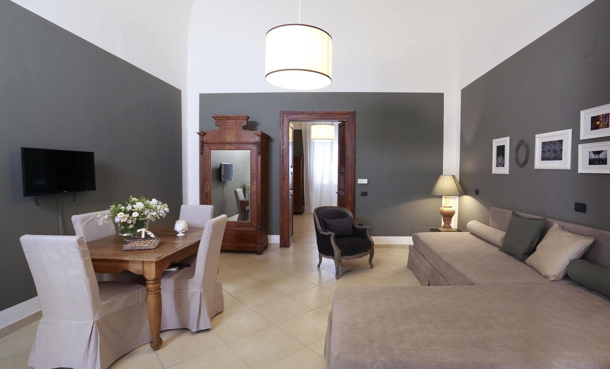 Santa Marta Suites & Apartments Lecce Extérieur photo