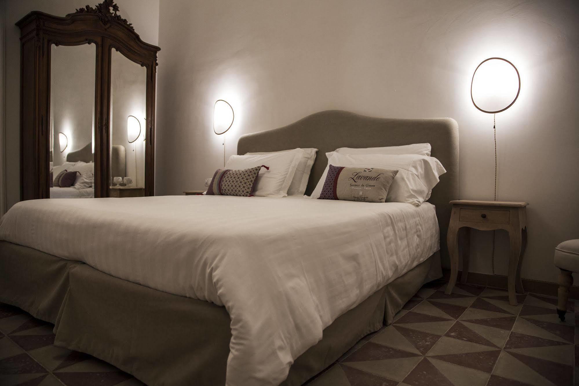 Santa Marta Suites & Apartments Lecce Extérieur photo
