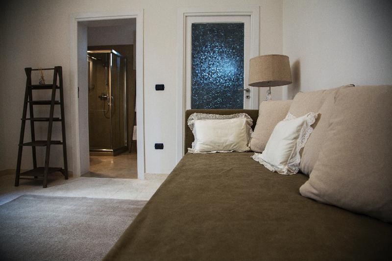 Santa Marta Suites & Apartments Lecce Extérieur photo