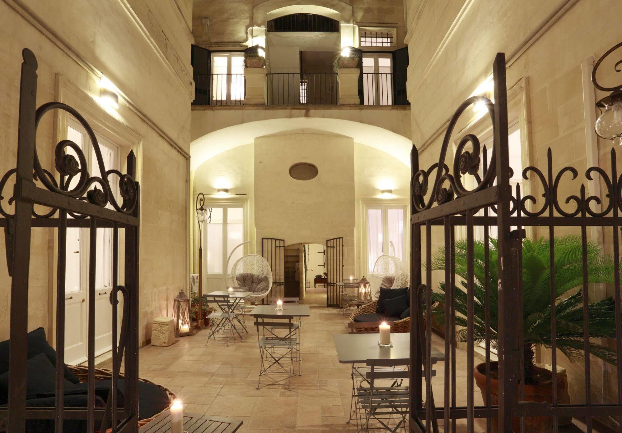 Santa Marta Suites & Apartments Lecce Extérieur photo
