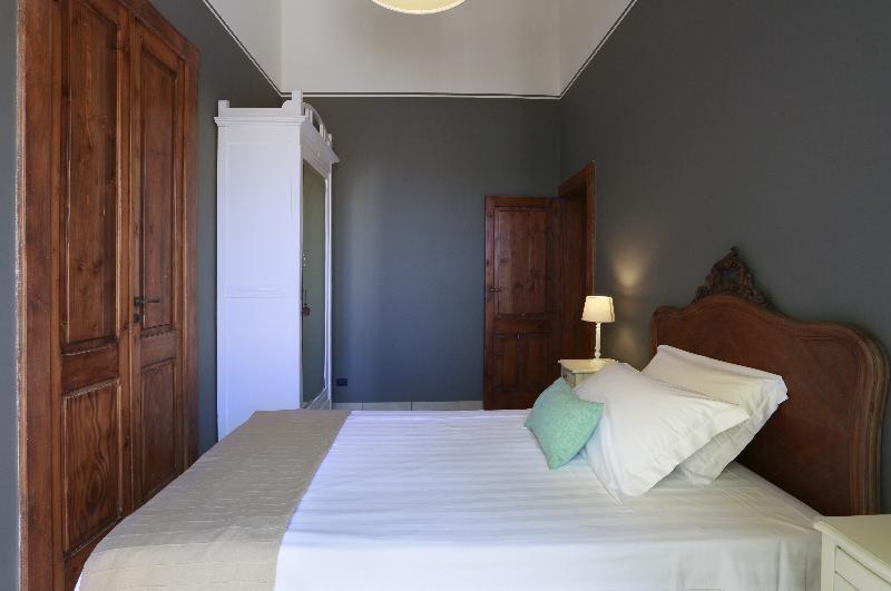 Santa Marta Suites & Apartments Lecce Extérieur photo